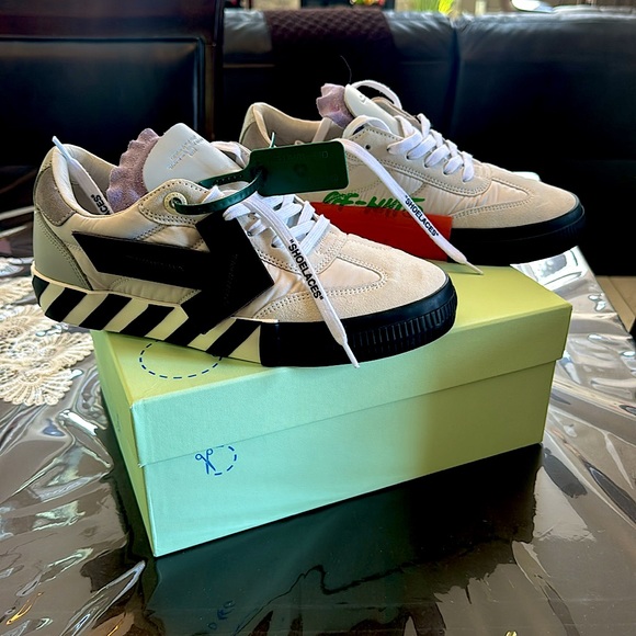 SOLDDD. NWT Off White Sneakers - Picture 1 of 13